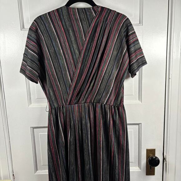 60s 70s 80s striped midi dress with short sleeves and wrap top dress - Picture 2 of 6